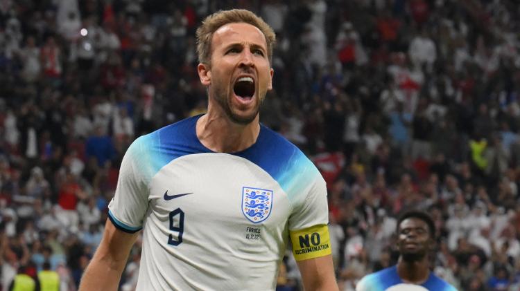 Harry Kane comemora gol da Inglaterra contra a França pela Copa do Mundo
