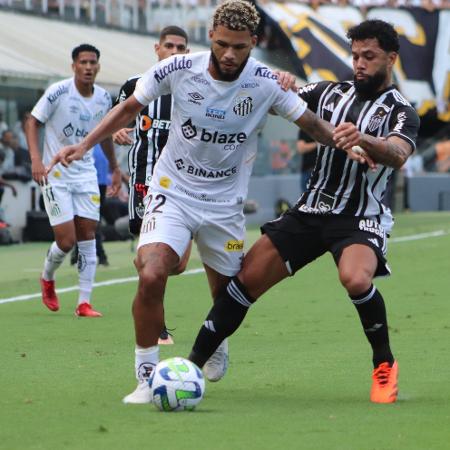 Nathan, do Santos, em jogo contra o Atlético-MG pelo Brasileirão - REINALDO CAMPOS/FUTURA PRESS/ESTADÃO CONTEÚDO