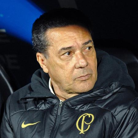 Vanderlei Luxemburgo, técnico do Corinthians, no jogo contra o Newell's, pela volta das oitavas da Sul-Americana Vanderlei Luxemburgo, técnico do Corinthians, no jogo contra o Newell's, pela volta das oitavas da Sul-Americana