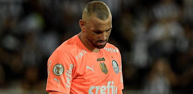 Weverton se protege das críticas após falha contra o Corinthians