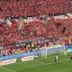 Torcida do Leverkusen provoca rival rebaixado: 'Adeus, seus filhos da p...'