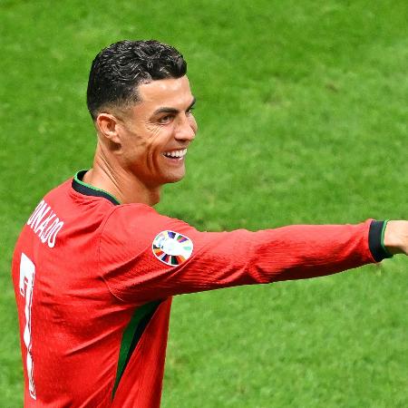 Cristiano Ronaldo está próximo dos 1000 gols na carreira