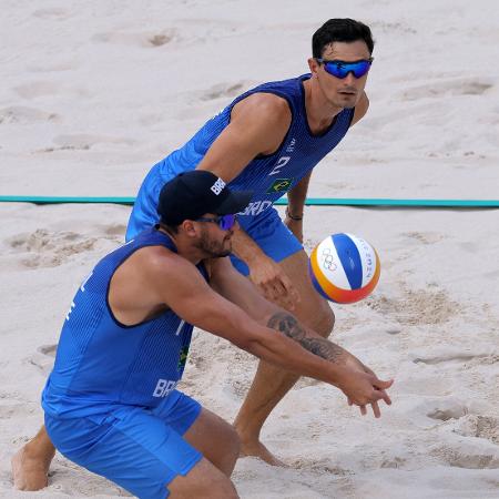 George e Andre durante a disputa do vôlei de praia contra os Estados Unidos nas Olimpíadas de Paris