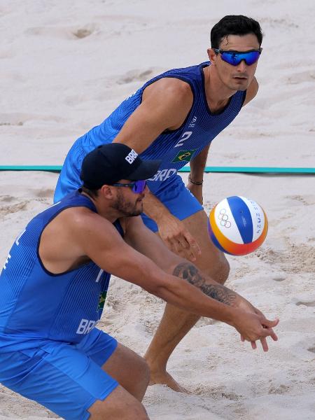 George e Andre durante a disputa do vôlei de praia contra os Estados Unidos nas Olimpíadas de Paris