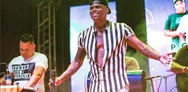 SUCESSO NA MÚSICA? Ex-jogador do São Paulo vira cantor de pagode em SP, após aposentadoria