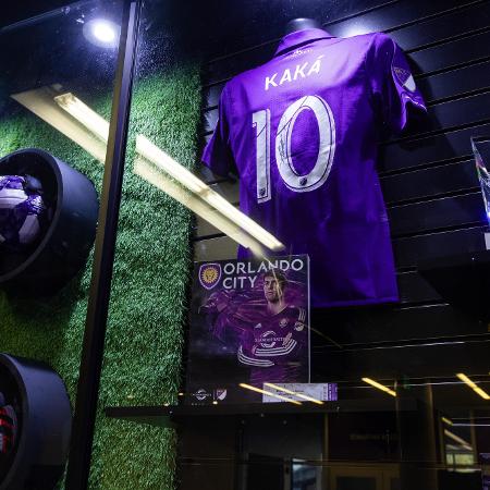 Homenagem a Kaká em memorial do estádio do Orlando City