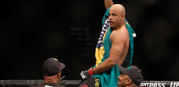 Warlley Alves quer voltar a vencer no UFC - Steve Marcus/Getty Images