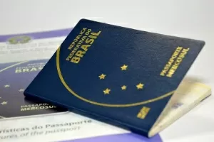 Ação pede suspensão de passaporte diplomático para pastor alvo da