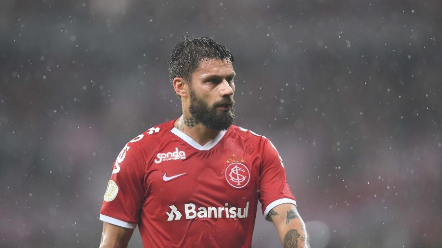 Rafael Sobis voltou a treinar após um edema na coxa esquerda e poderá ser aproveitado - Ricardo Duarte/Inter