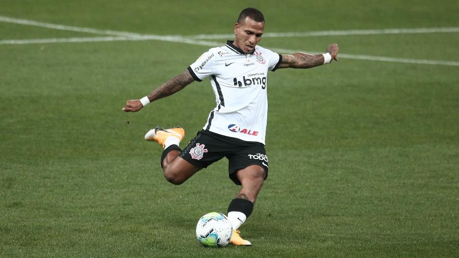 Otero cobra falta durante jogo do Corinthians no Brasileirão 2020 - Ettore Chiereguini/AGIF
