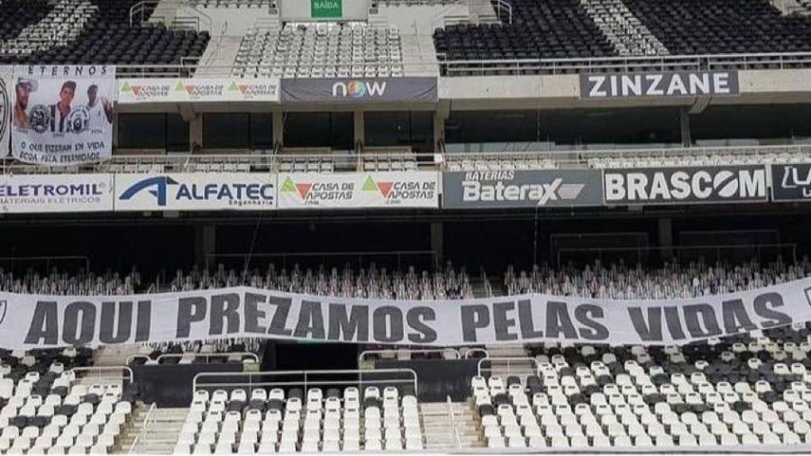 Faixa provocativa no Nilton Santos antes de Botafogo x Flamengo provocou reação do Rubro-negro  - Reprodução