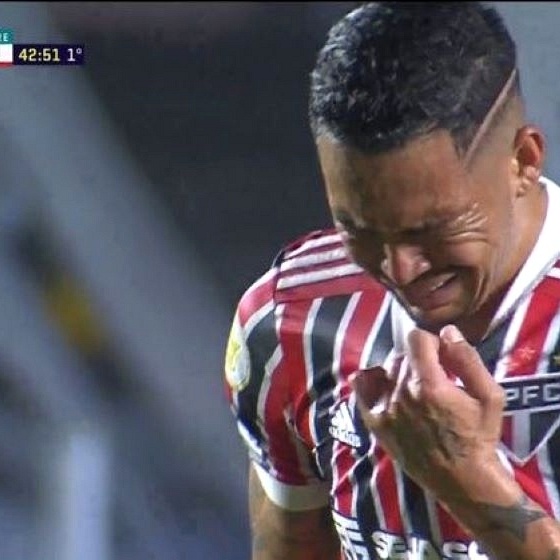 luciano-deixa-o-gramado-da-vila-belmiro-chorando-sentindo-a-pena-esquerda-em-partida-do-sao-paulo-contra-o-santos-1624227483186_v2_1x1.jpg