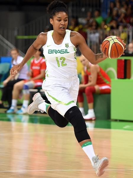 Damiris em ação pela seleção brasileira feminina de basquete na Olimpíada Rio-2016 - Divulgação/CBB