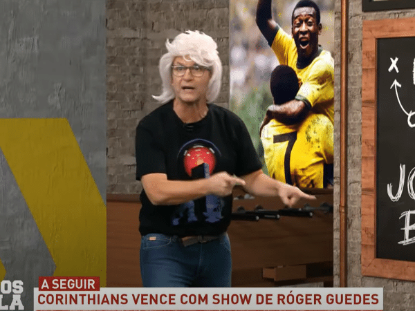 Craque Neto apresenta "Os Donos da Bola" de peruca após vitória do Corinthians sobre o Palmeiras 