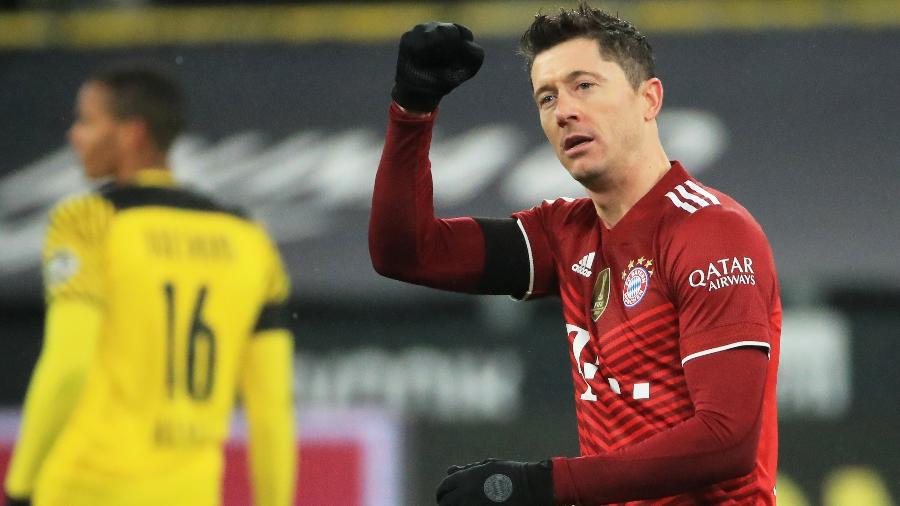 Lewandowski comemora gol marcado para o Bayern de Munique diante do Borussia Dortmund, pelo Campeonato Alemão - Wolfgang Ratta/Reuters