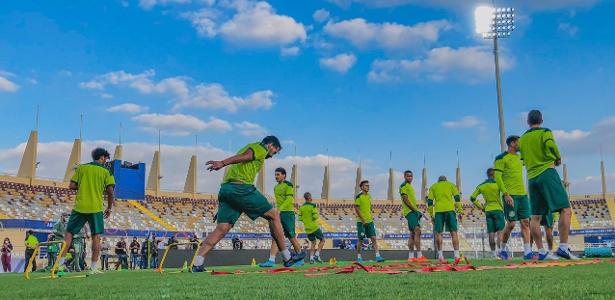 O Palmeiras reconheceu o gramado e treinou no estádio Al Nahyan, onde estreia no Mundial contra o Al Ahly