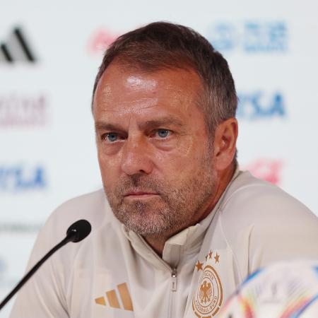 Hansi Flick, técnico da Alemanha, em coletiva antes do jogo contra a Espanha na Copa do Mundo do Qatar - Mohamed Farag/2022 Getty Images