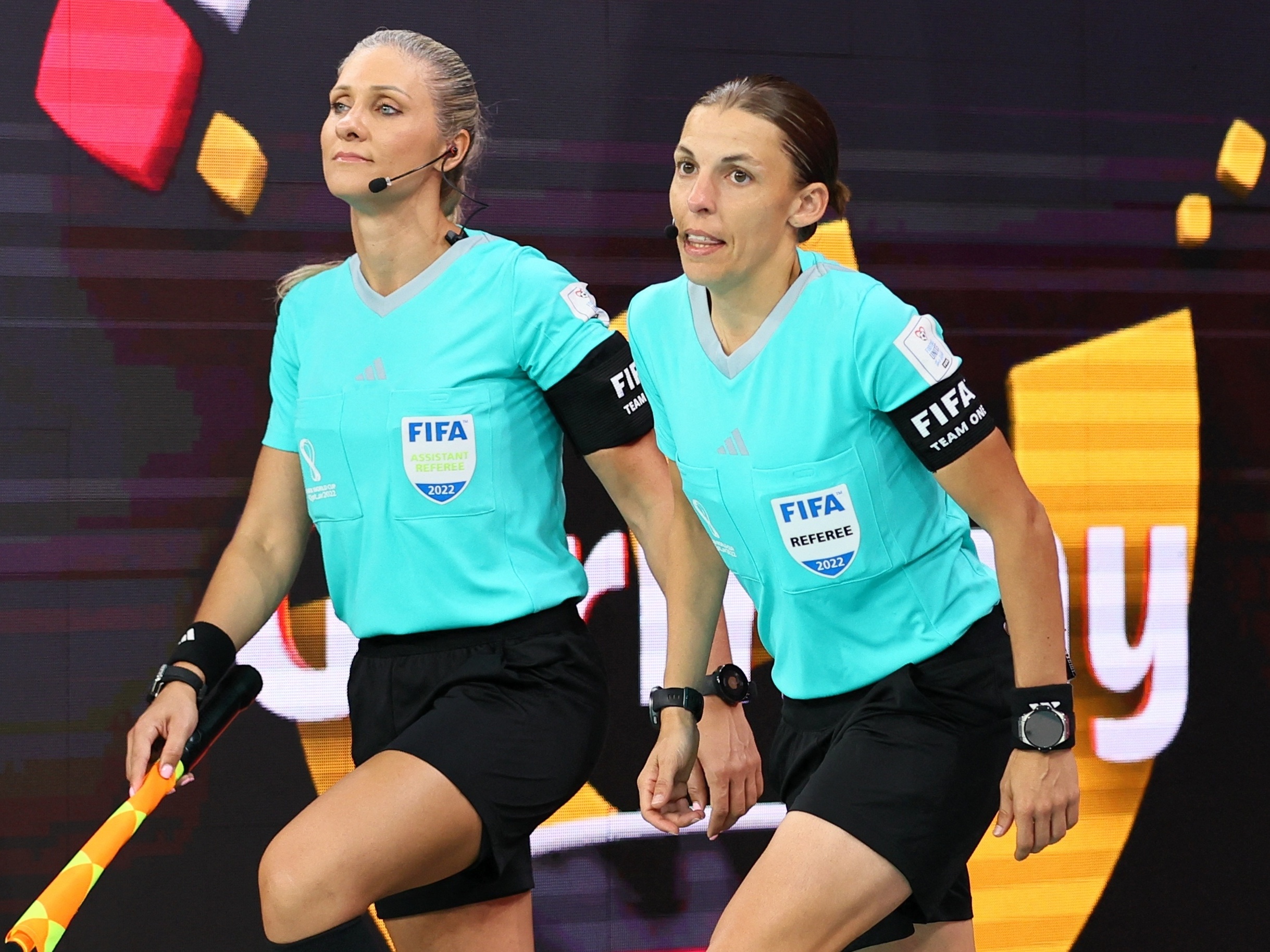 Trio de arbitragem feminino na Copa é marco histórico e alerta preocupante