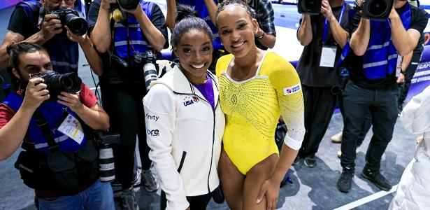 Rebeca Andrade e Simone Biles no Mundial de Ginástica de 2023