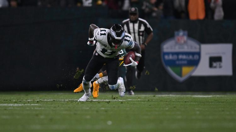 AJ Brown durante jogo entre Eagles e Packers, pela NFL, na Neo Química Arena