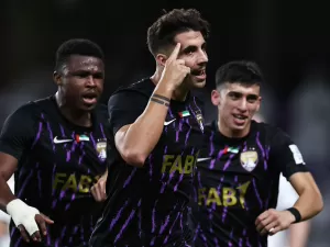 Na estreia do Mundial, Al Ain de Crespo faz seis sobre Auckland e avança