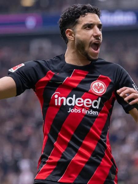 Egípcio Omar Marmoush, do Frankfurt, disputa artilharia do Alemão com Harry Kane