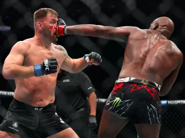 UFC 309: Jon Jones nocauteia Stipe Miocic e adia aposentadoria