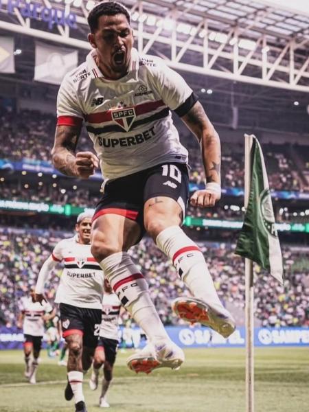 Luciano, do São Paulo, comemora gol contra o Palmeiras chutando bandeirinha de escanteio do Allianz, em agosto de 2024 Luciano, do São Paulo, comemora gol contra o Palmeiras chutando bandeirinha de escanteio do Allianz, em agosto de 2024