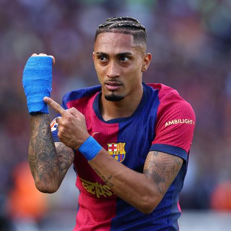 Raphinha comemora seu segundo gol no clássico entre Barcelona e Real Madrid, pelo Espanhol Raphinha comemora seu segundo gol no clássico entre Barcelona e Real Madrid, pelo Espanhol