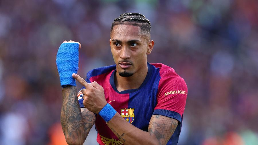 Raphinha comemora seu segundo gol no clássico entre Barcelona e Real Madrid, pelo Espanhol Raphinha comemora seu segundo gol no clássico entre Barcelona e Real Madrid, pelo Espanhol