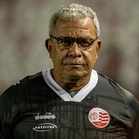 Hélio do Anjos, técnico do Náutico durante jogo contra o Brusque na Série C