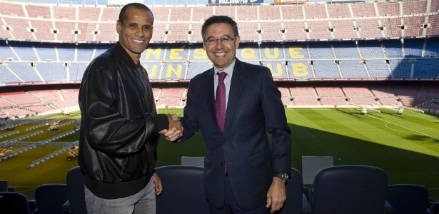 Rivaldo se encontra com o presidente do Barcelona, Josep Maria Bartomeu - Paco Largo/FCB