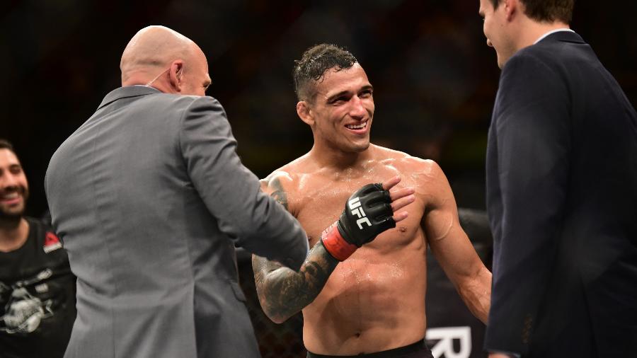 Charles do Bronx vence Christos Giagos e se torna maior finalizador da história do UFC - Leandro Bernardes/Ag. Fight