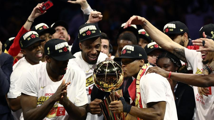 Jogadores do Toronto Raptors fazem a festa com título da NBA  - Ezra Shaw/Getty Images/AFP