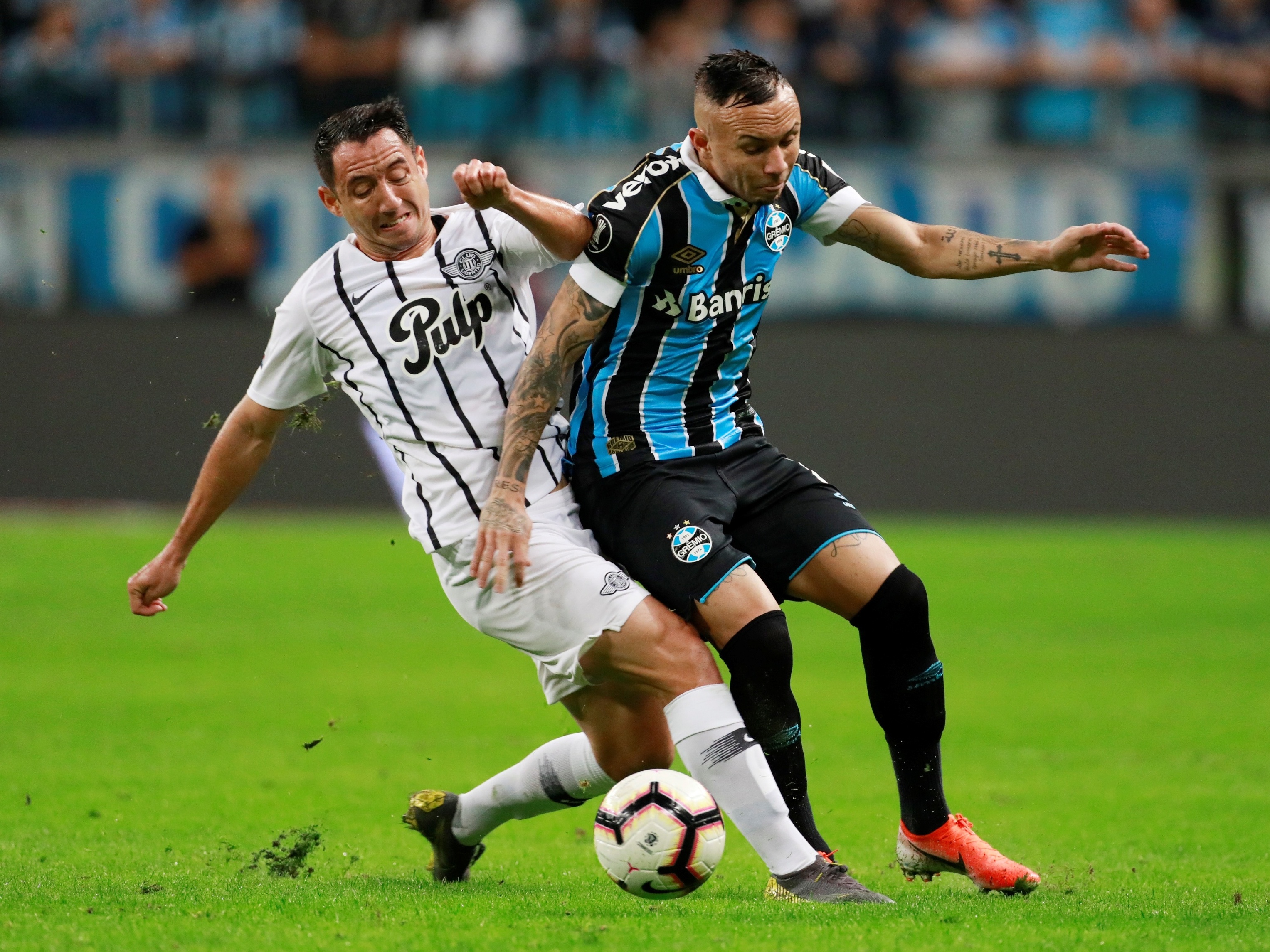 Jornal inglês coloca Everton, do Grêmio, como 92º melhor jogador