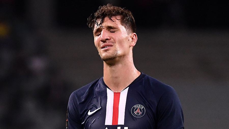 Thomas Meunier se lamenta durante partida do PSG - Franck Fife/AFP