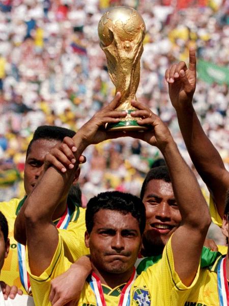 Copa do Mundo de 1994: Romário levanta a taça do tetra - Neal Simpson/EMPICS via Getty Images