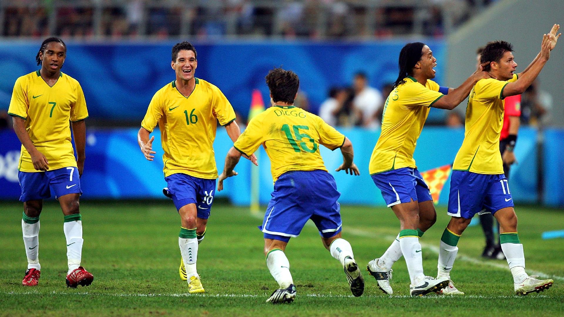 Anderson, Thiago Neves, Diego, Ronaldinho e Rafael Sóbis em jogo da seleção olímpica em 2008