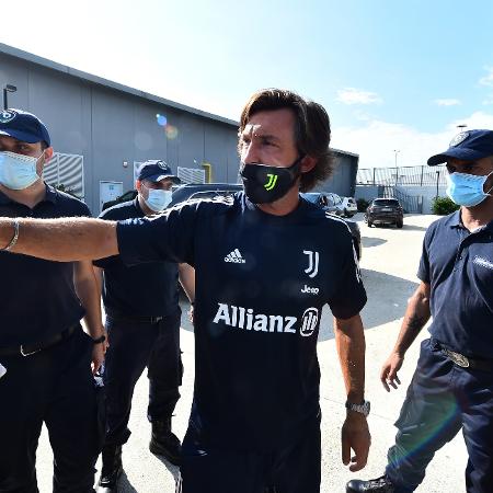 Andrea Pirlo, antes de treino na Juventus - REUTERS/Massimo Pinca