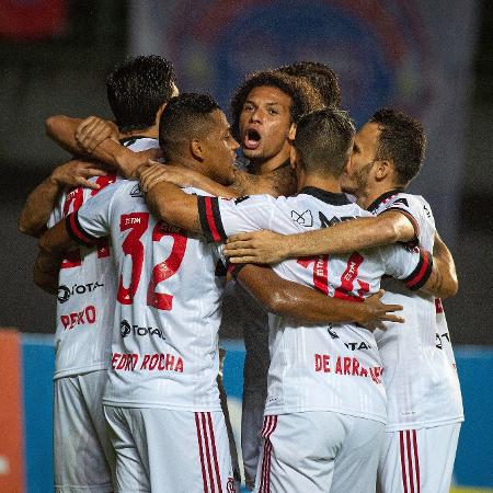 Willian Arão e demais jogadores do Flamengo comemoram gol nos 5 a 3 - Alexandre Vidal / Flamengo