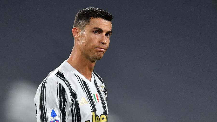 Cristiano Ronaldo lamenta derrota da Juventus para o rival Milan - Valerio Pennicino/Getty Images