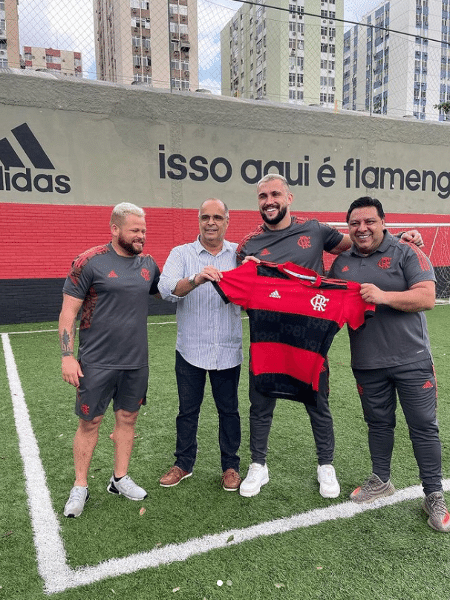 Arthur foi apresentado como reforço do Futebol de 7 do Flamengo - Divulgação