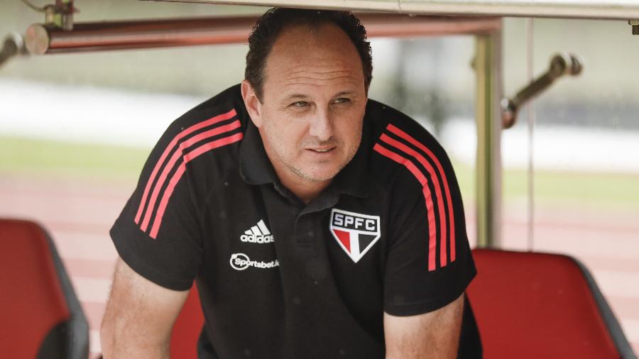 Colunistas: Ceni já deveria ter demonstrado evolução de trabalho no SPFC?