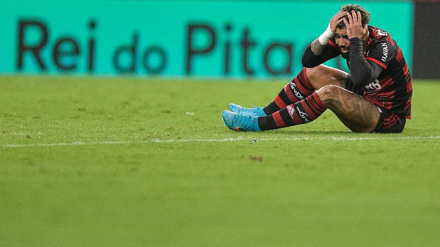 Gabigol, jogador do Flamengo, lamenta chance perdida durante partida contra o Fluminense  - Thiago Ribeiro/Thiago Ribeiro/AGIF