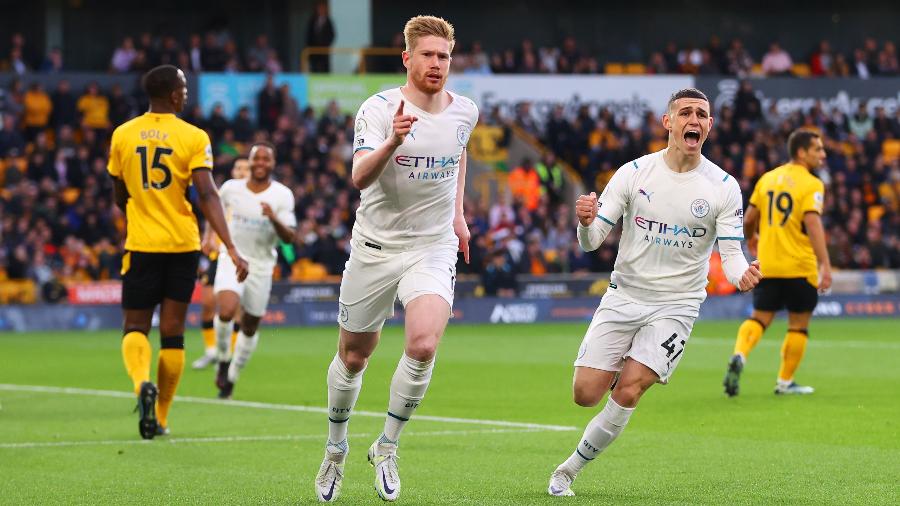 Kevin de Bruyne comemora gol contra o Wolverhampton pelo Campeonato Inglês - Catherine Ivill/Getty Images