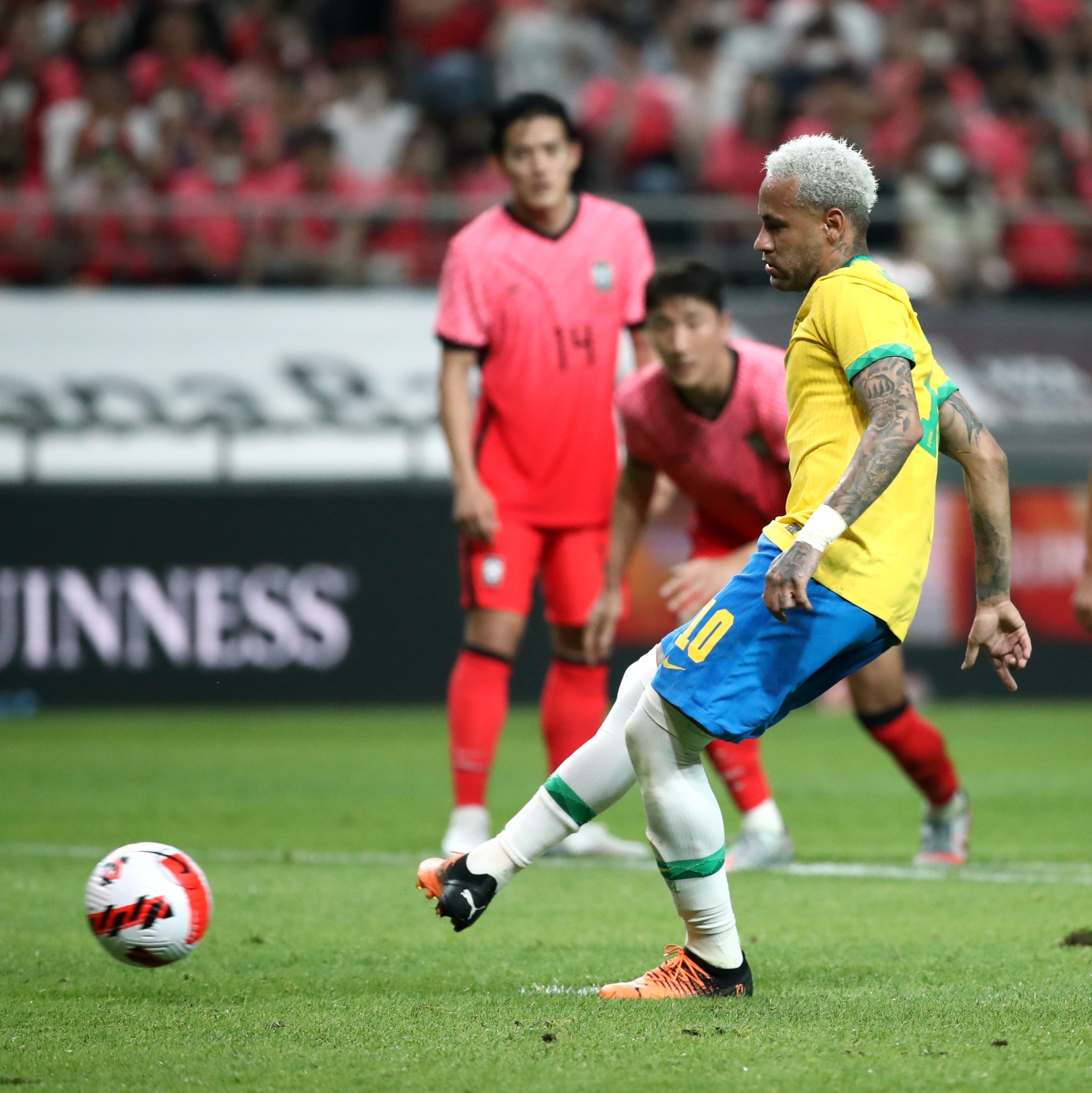 VÍDEO: Neymar dá 'peteleco', perde pênalti e segue jejum no Al-Hilal