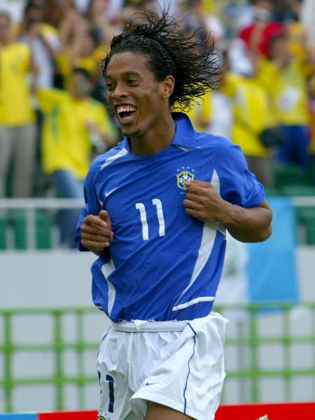 Ronaldinho sambou depois de golaço contra a Inglaterra na Copa de 2002 - Owen Humphreys - PA Images/PA Images via Getty Images