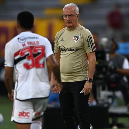 Dorival Jr, técnico do São Paulo, durante o jogo contra o Tolima, pela Sul-Americana - Juan Barreto/AFP