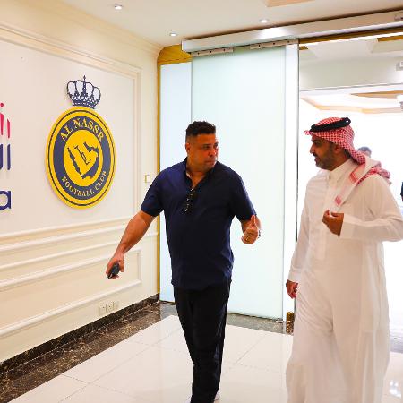Ronaldo Fenômeno faz tour pelo CT do Al-Nassr