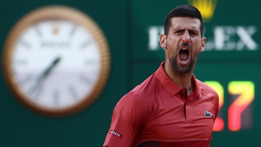 Novak Djokovic festeja virada nas oitavas de final de Roland Garros 2024